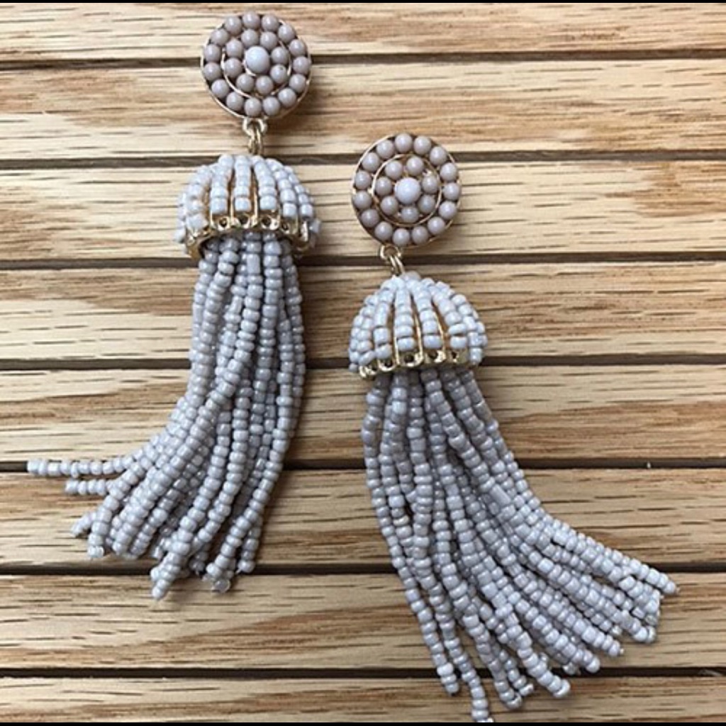 Taupe Or Gray Beaded Tassel Earring Nwt 20$